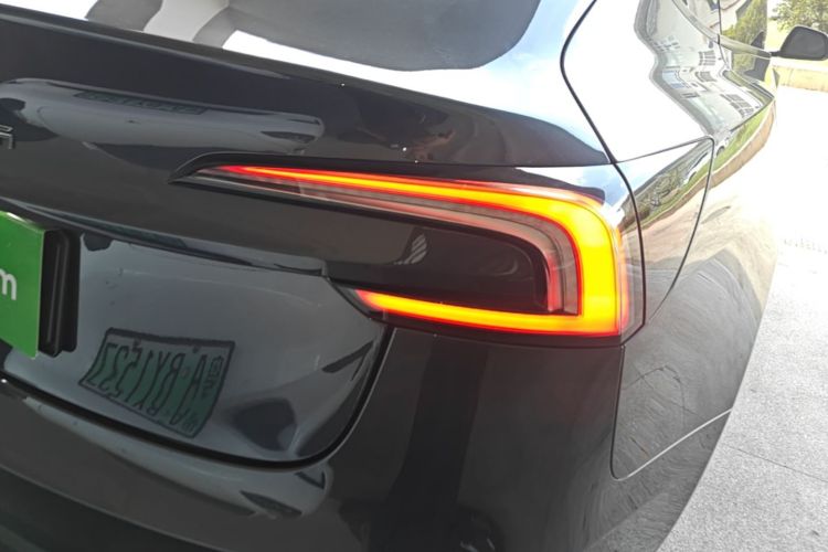 Tesla Model 3 2024 car image #8