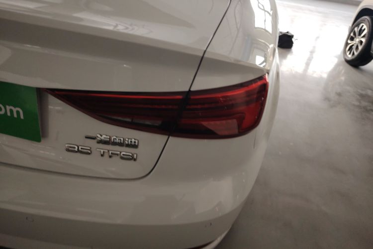 Audi A3 2018 car image #8