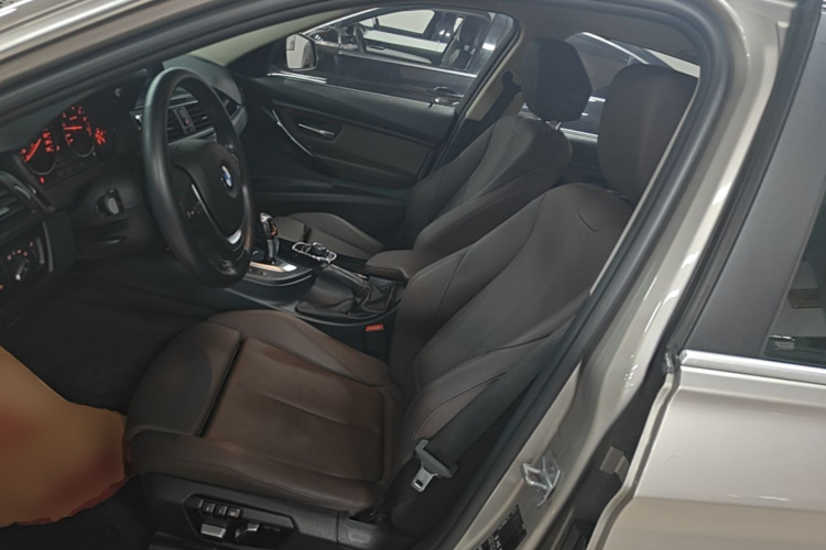 BMW 3 Series 2017 #15 BMW 3 Series 2017 car image #15