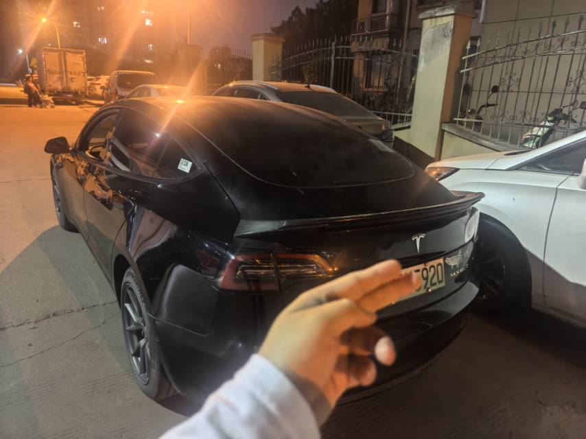 Tesla Model 3 2023 car image #4