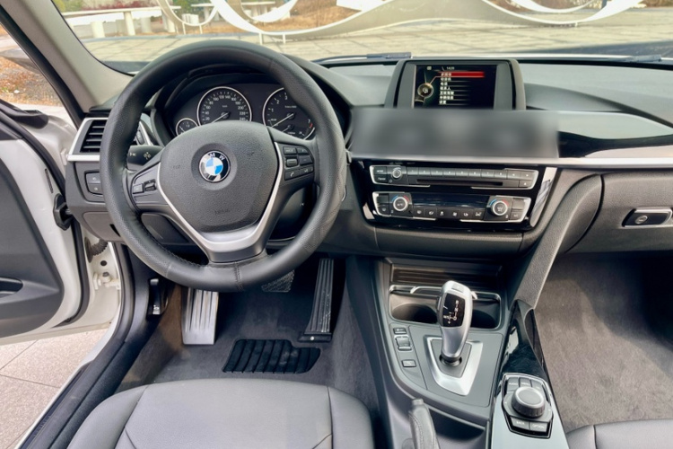 BMW 3 Series 2017 #28 BMW 3 Series 2017 car image #28
