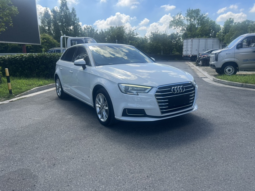 Audi A3 2019 car image #2