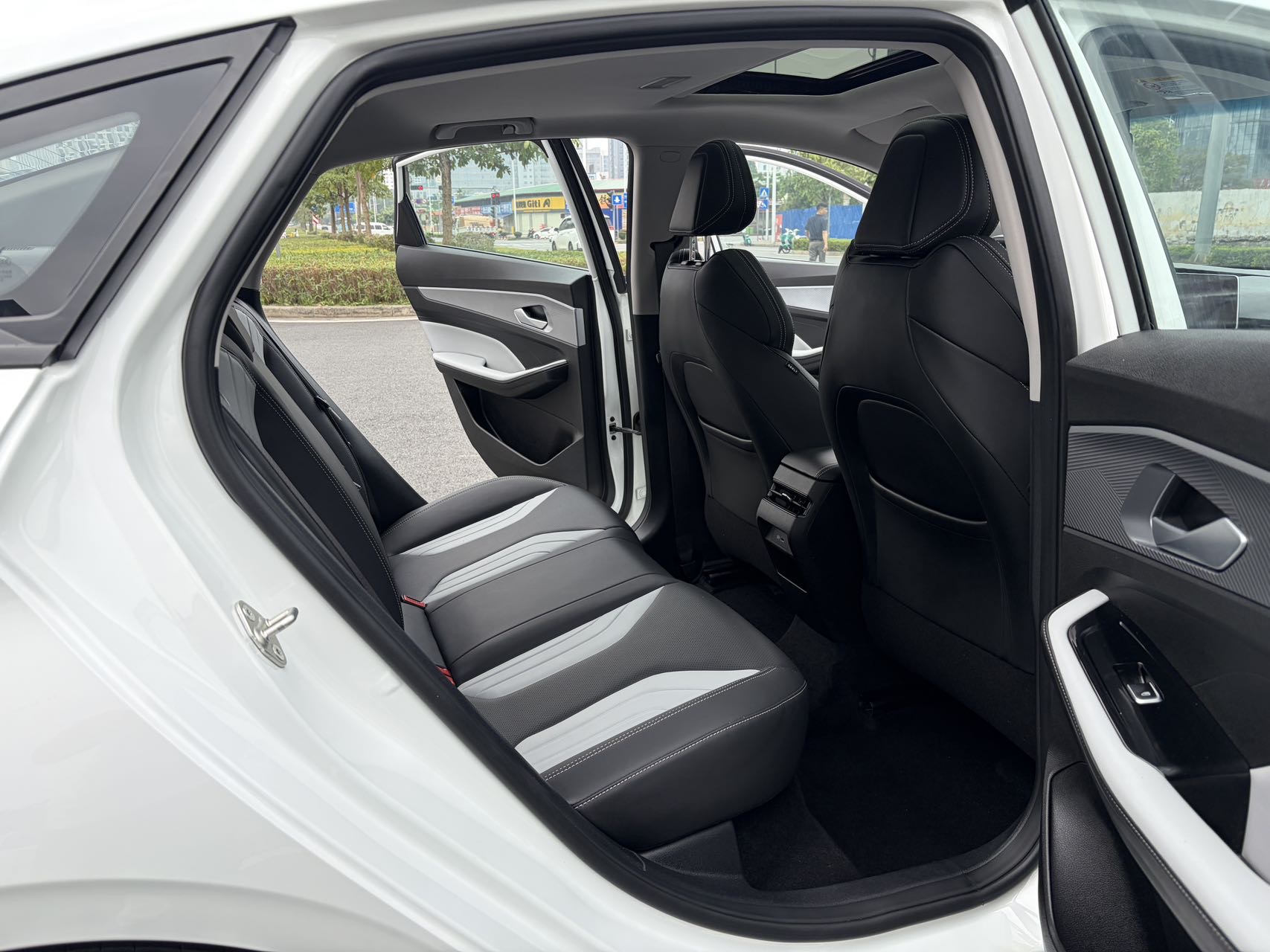 GEELY Binray 2024 image de voiture #11
