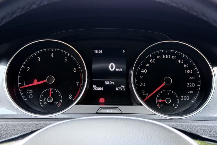 Volkswagen Golf 2018 car image #12