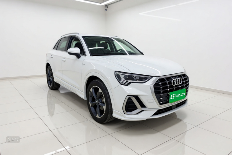 Audi Q3 2020 car image #4