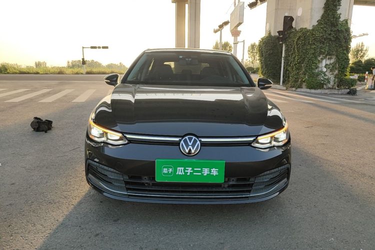 Volkswagen Golf 2021 car image #3