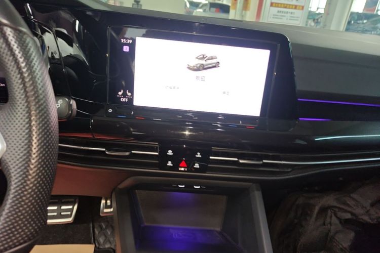 Volkswagen Golf 2023 car image #13