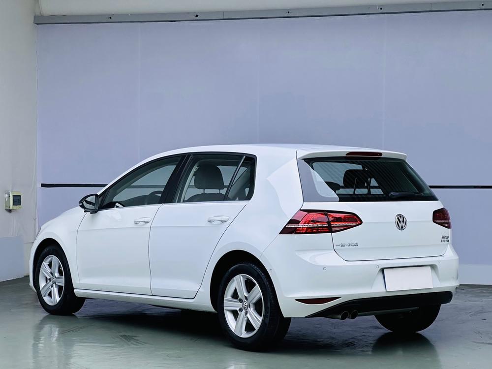 Volkswagen Golf 2017 car image #4