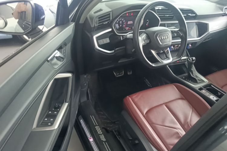 Audi Q3 2021 #12 Audi Q3 2021 car image #12