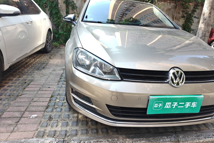 Volkswagen Golf 2017 car image #8