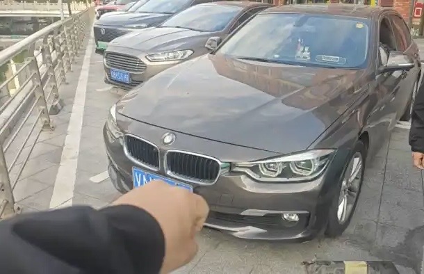 BMW 3 Series 2017 car image 