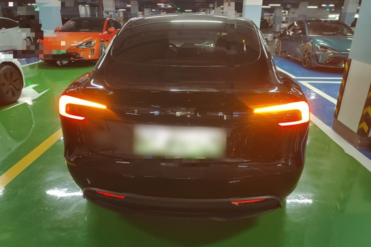 Tesla Model 3 2025 car image #6