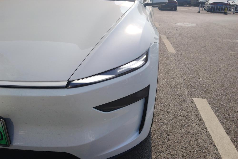 Tesla Model Y 2025 car image #5