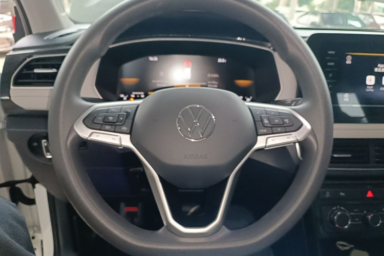 Volkswagen Tharu 2026 car image #11