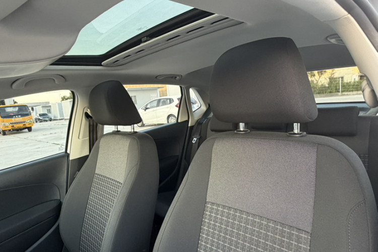 Volkswagen Polo 2017 #19 Volkswagen Polo 2017 car image #19