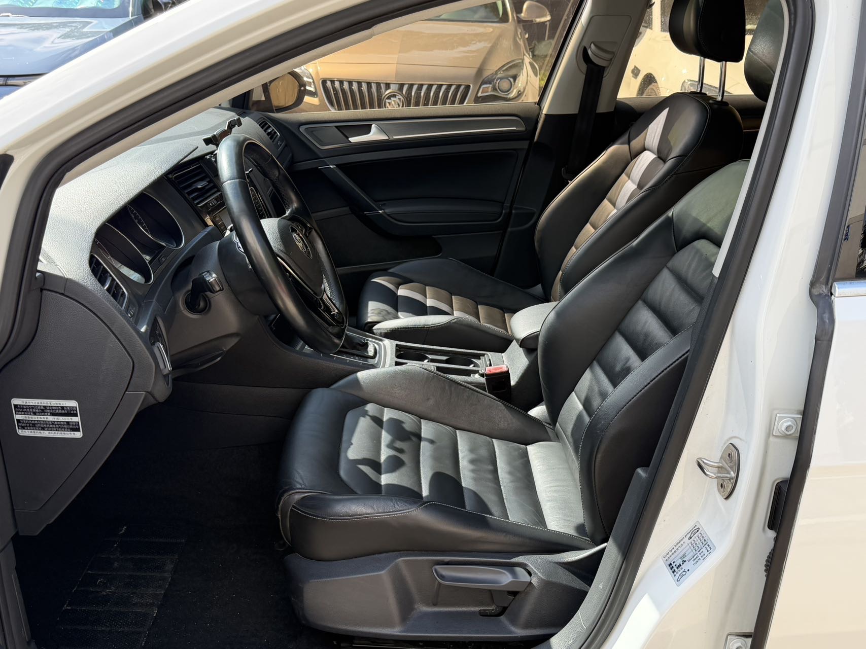 Volkswagen Golf 2015 car image #9