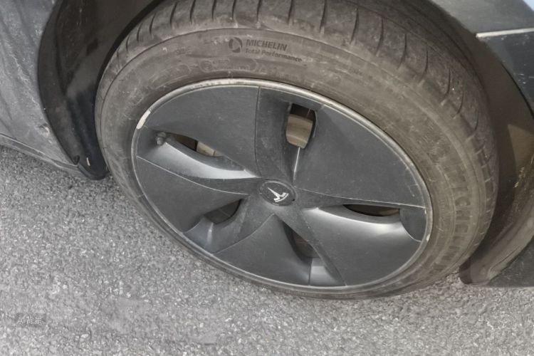 Tesla Model 3 2020 car image #9