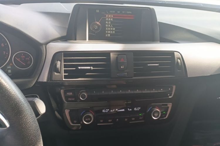 BMW 3 Series 2017 car image #13