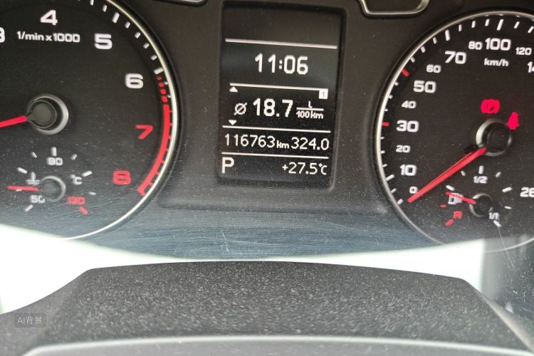 Audi Q3 2017 car image #14