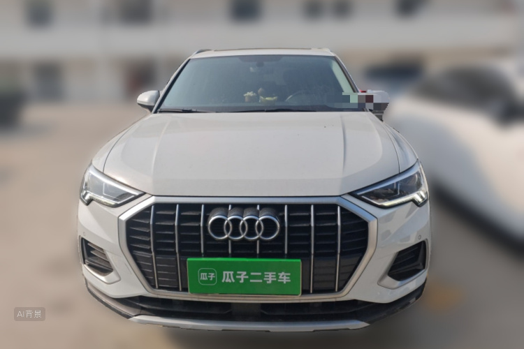Audi Q3 2020 car image #3