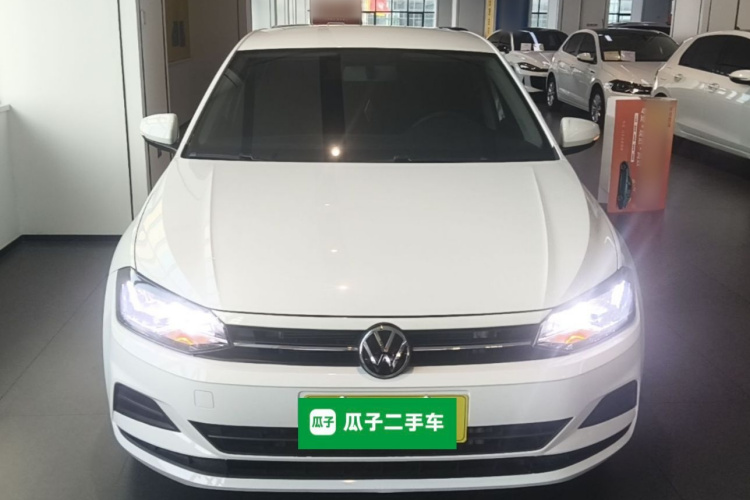 Volkswagen Polo 2023 car image #3