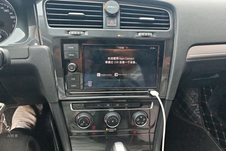 Volkswagen Golf 2019 car image #15