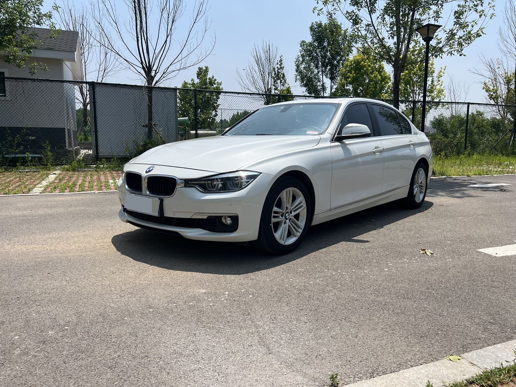 BMW 3 Series 2016 BMW 3 Series 2016 car image