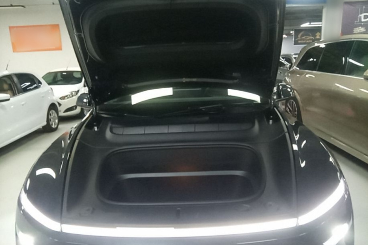 Tesla Model Y 2025 #20 Tesla Model Y 2025 car image #20
