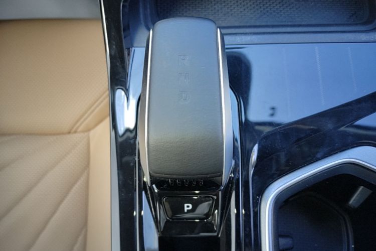 GEELY Boyue L 2022 car image #14
