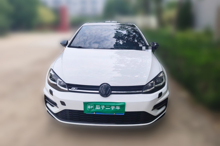 Volkswagen Golf 2020 car image #3