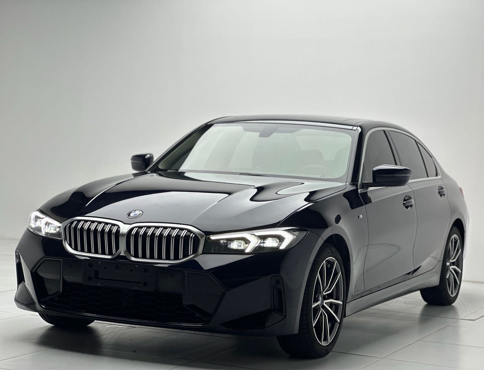 BMW 3 Series 2023 car image 