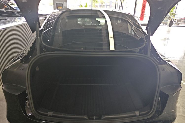 Tesla Model 3 2026 car image #19