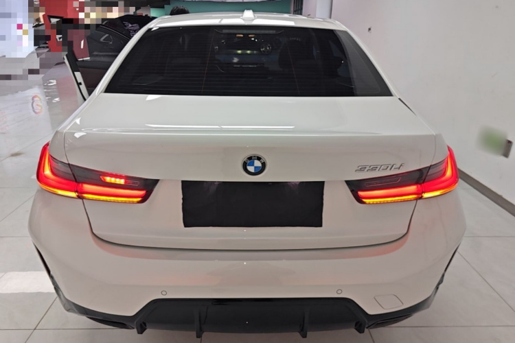 BMW 3 Series 2025 #4 BMW 3 Series 2025 car image #4