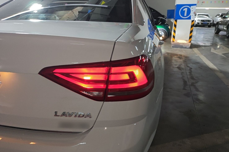 Volkswagen Lavida 2018 #8 Volkswagen Lavida 2018 car image #8