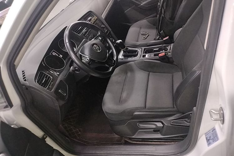 Volkswagen Golf 2018 car image #15