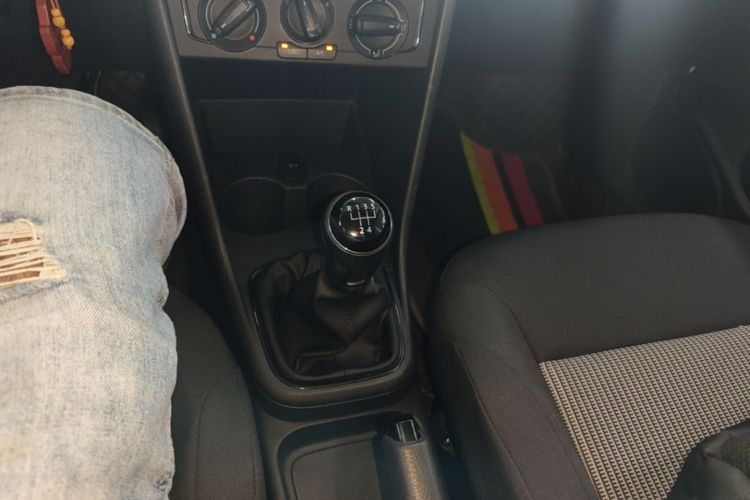 Volkswagen Polo 2018 car image #14