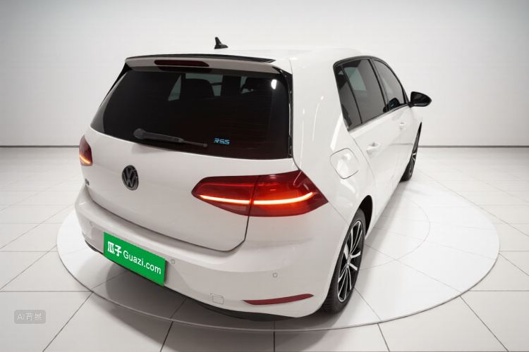 Volkswagen Golf 2020 car image #7