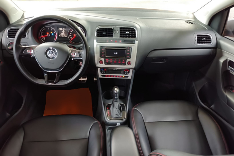 Volkswagen Polo 2017 car image #11