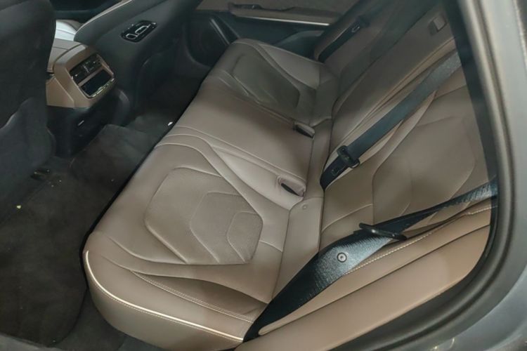BYD Han 2023 car image #17
