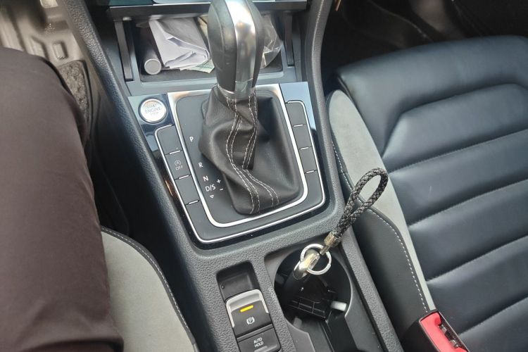 Volkswagen Golf 2019 #18 Volkswagen Golf 2019 car image #18