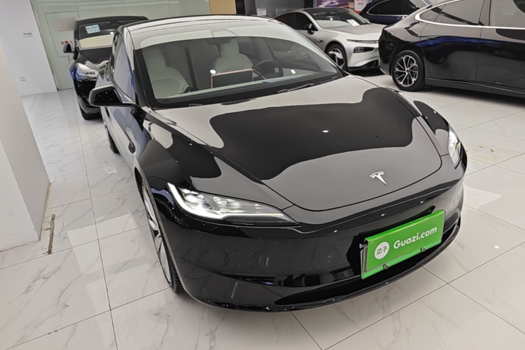 Tesla Model 3 2023 car image #4