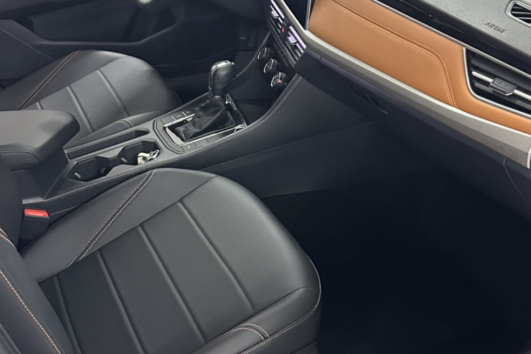Volkswagen Bora 2023 image de voiture #15