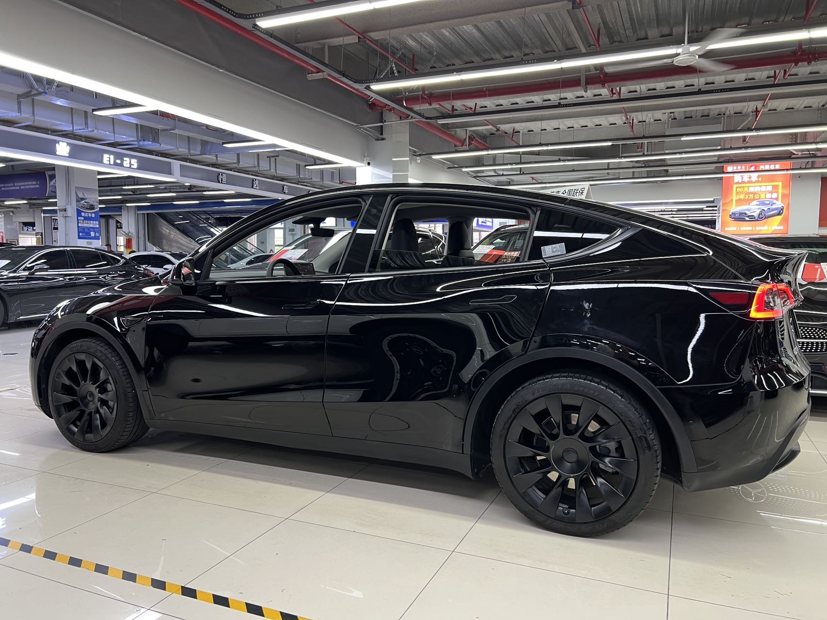 Tesla Model Y 2022 #6 Tesla Model Y 2022 car image #6