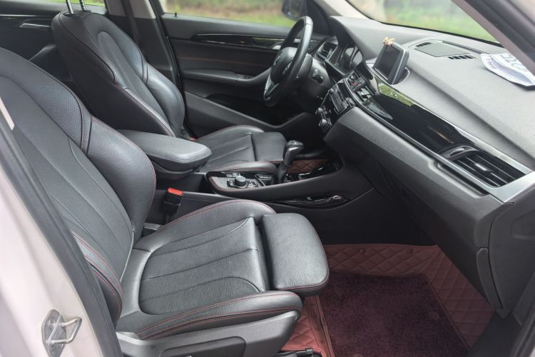 BMW X1 2018 car image #13