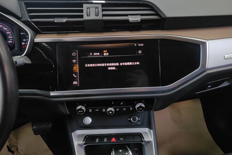 Audi Q3 2019 #13 Audi Q3 2019 car image #13