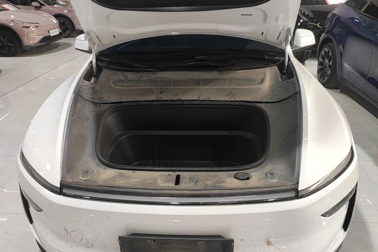 Tesla Model Y 2025 #22 Tesla Model Y 2025 car image #22