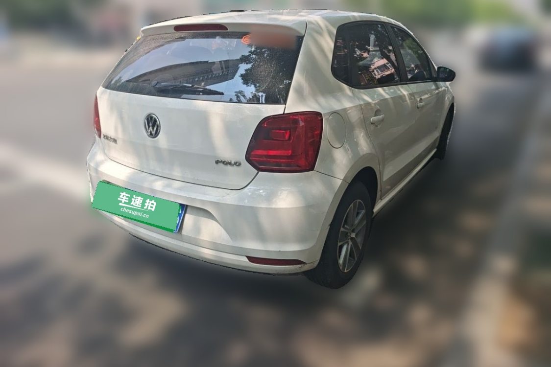 Volkswagen Polo 2015 car image #4