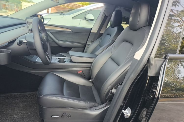 Tesla Model Y 2021 #15 Tesla Model Y 2021 car image #15