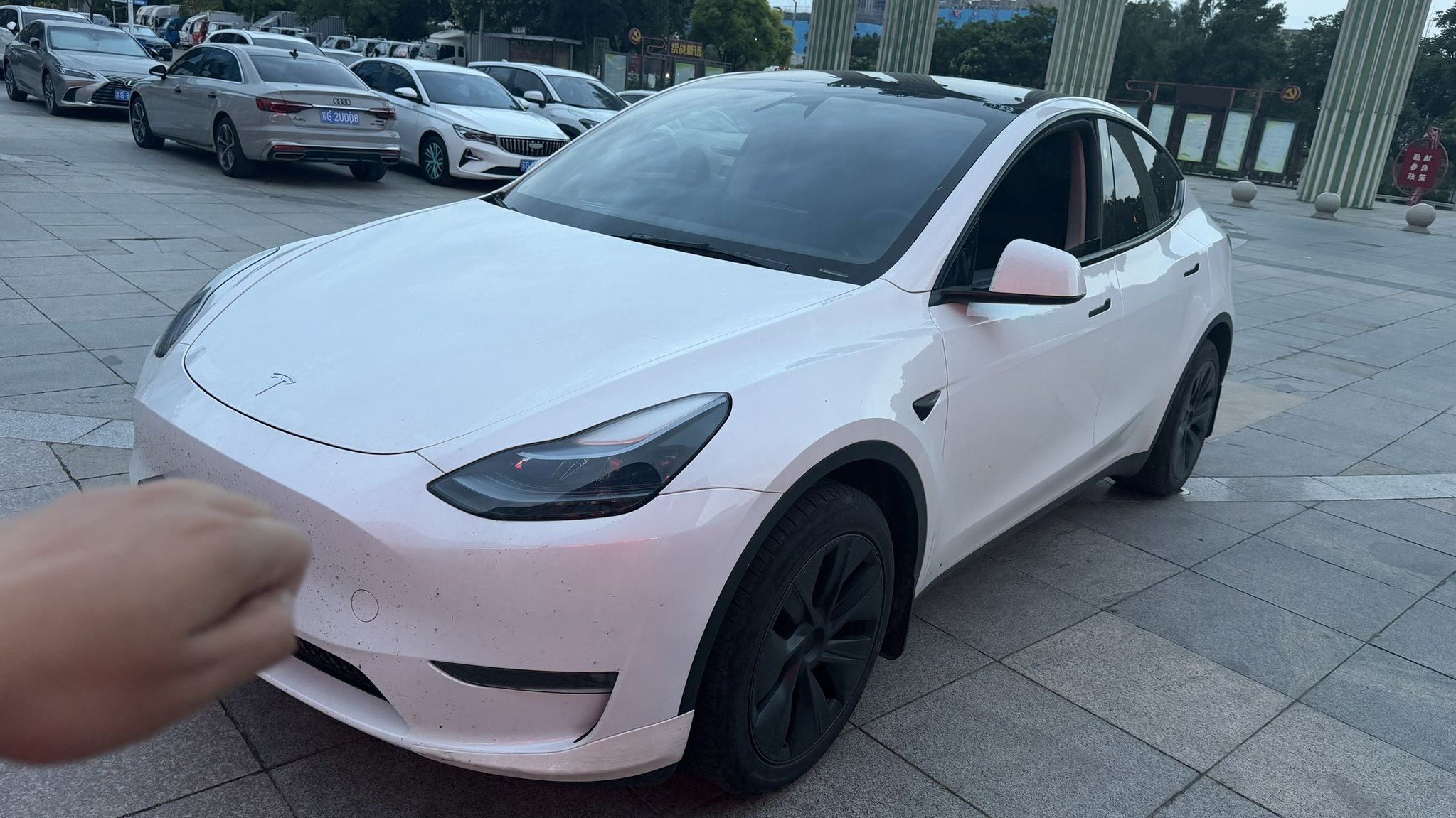 Tesla Model Y 2024 Tesla Model Y 2024 car image