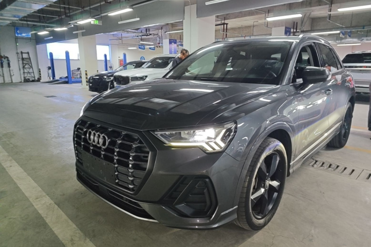 Audi Q3 2019 #2 Audi Q3 2019 car image #2